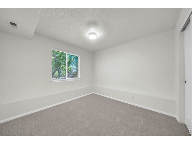 1106 Red Oak Dr, Longmont, CO 80504
