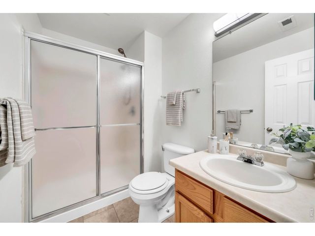 1106 Red Oak Dr, Longmont, CO 80504