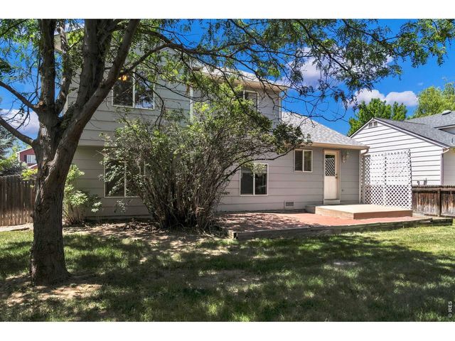 1106 Red Oak Dr, Longmont, CO 80504