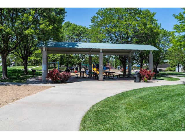1106 Red Oak Dr, Longmont, CO 80504