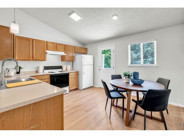 1106 Red Oak Dr, Longmont, CO 80504