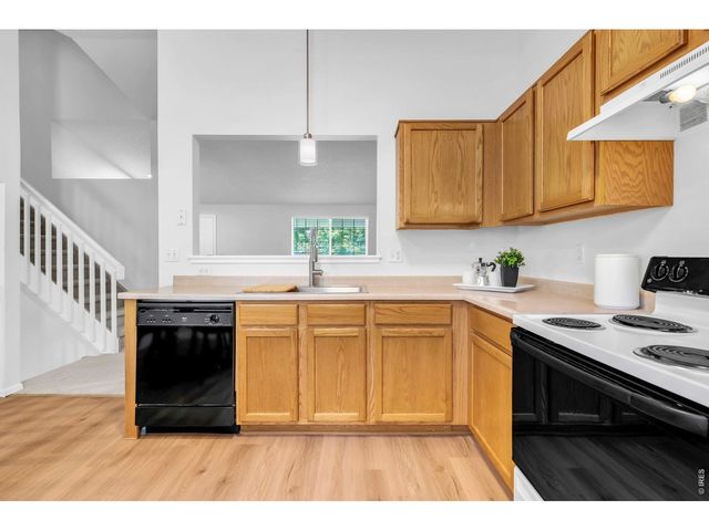1106 Red Oak Dr, Longmont, CO 80504
