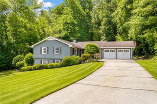 1054 Fairfield Drive NE, Marietta, GA 30068