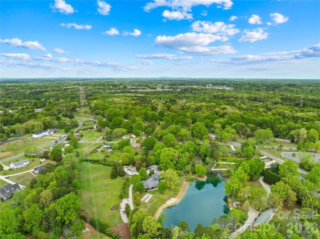 8035 Pleasant Grove Road, Charlotte, NC 28216