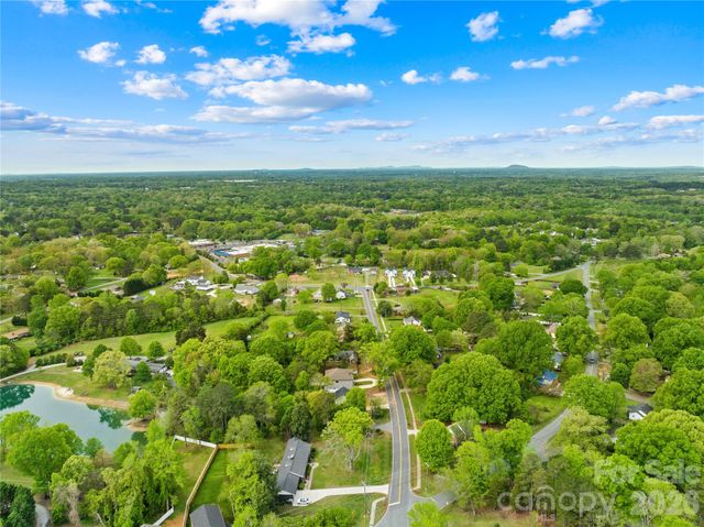 8035 Pleasant Grove Road, Charlotte, NC 28216
