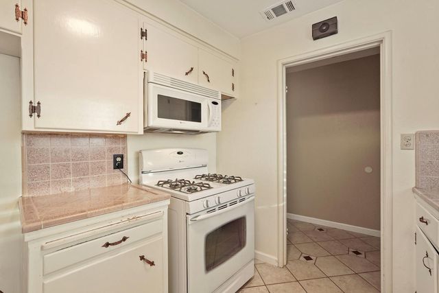 1007 Cardinal St, Lodi, CA 95240