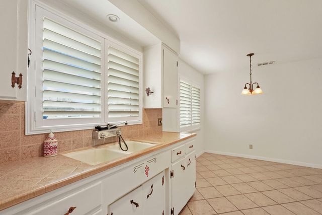 1007 Cardinal St, Lodi, CA 95240