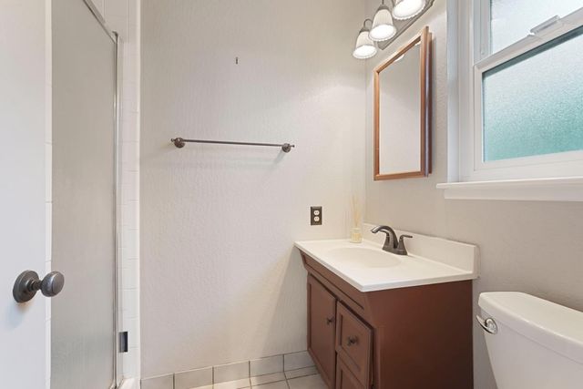 1007 Cardinal St, Lodi, CA 95240