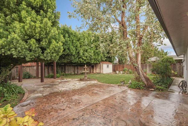 1007 Cardinal St, Lodi, CA 95240