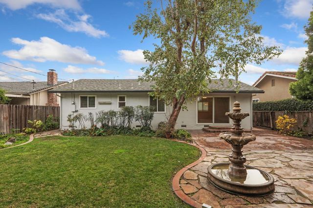 1007 Cardinal St, Lodi, CA 95240