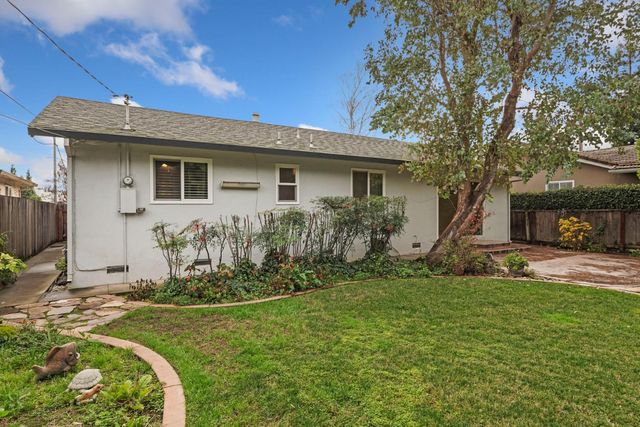 1007 Cardinal St, Lodi, CA 95240