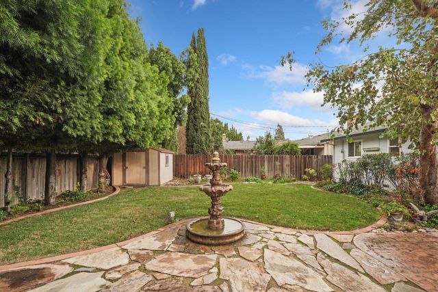 1007 Cardinal St, Lodi, CA 95240