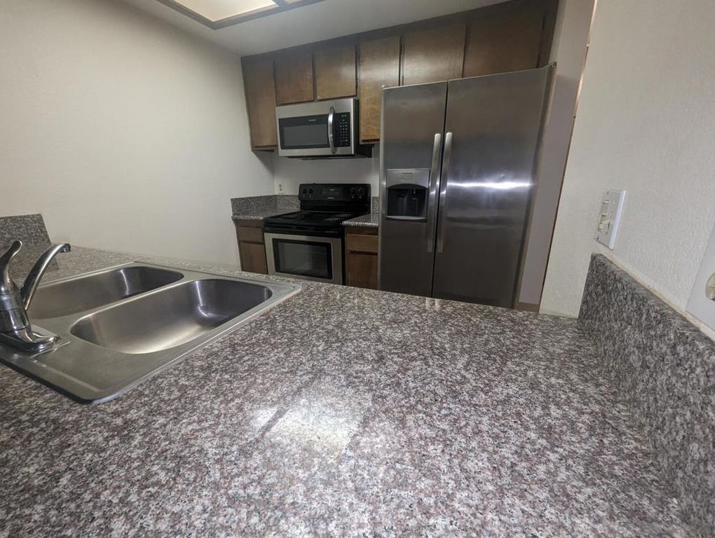 Image 5 of property listing at 7845 Golfcrest Dr 21, San Diego, CA 92119