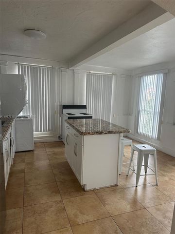 2816 Pine Tree Dr, Miami Beach, FL 33140