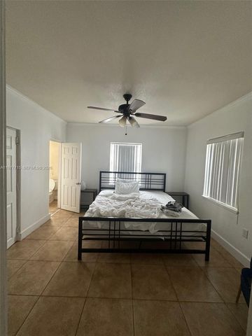 2816 Pine Tree Dr, Miami Beach, FL 33140