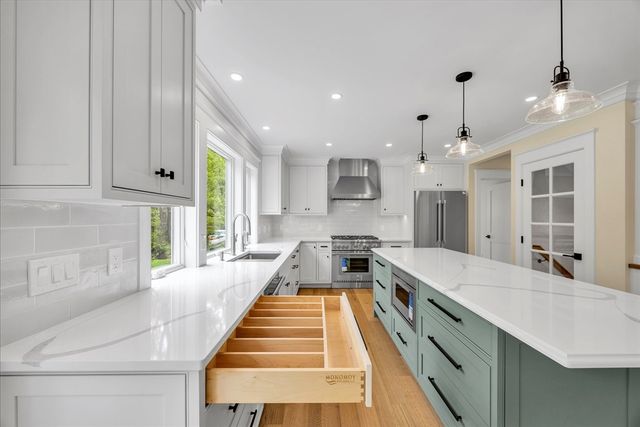 100 Spy Glass Hill Rd, Barnstable, MA 02630