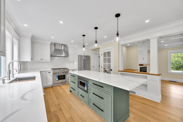 100 Spy Glass Hill Rd, Barnstable, MA 02630