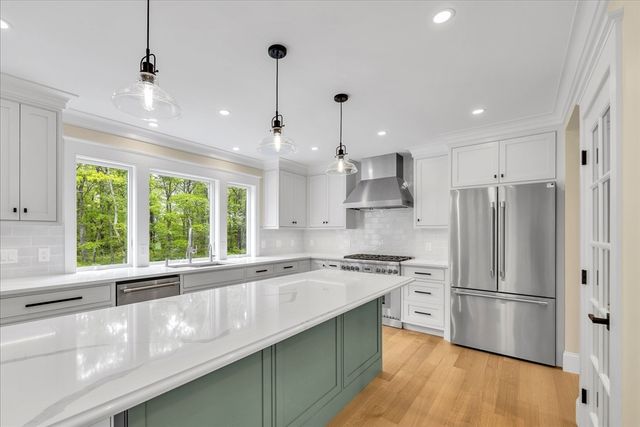 100 Spy Glass Hill Rd, Barnstable, MA 02630