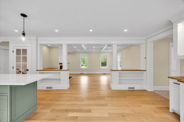 100 Spy Glass Hill Rd, Barnstable, MA 02630