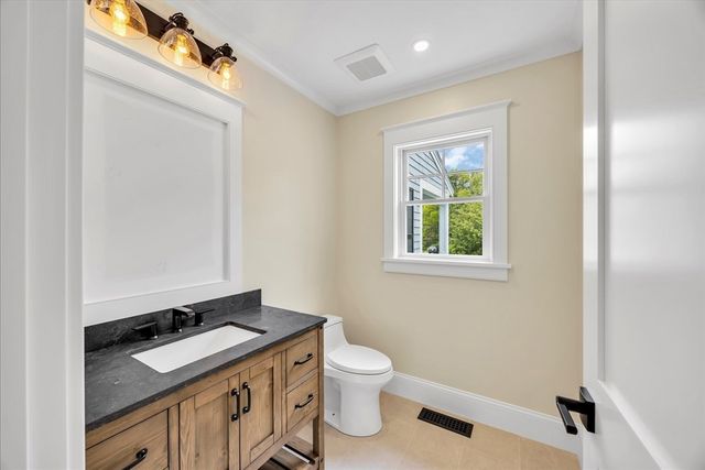 100 Spy Glass Hill Rd, Barnstable, MA 02630