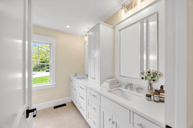 100 Spy Glass Hill Rd, Barnstable, MA 02630