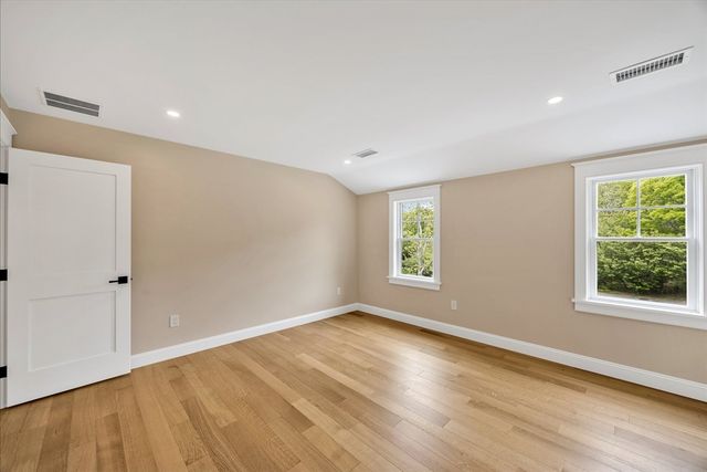 100 Spy Glass Hill Rd, Barnstable, MA 02630