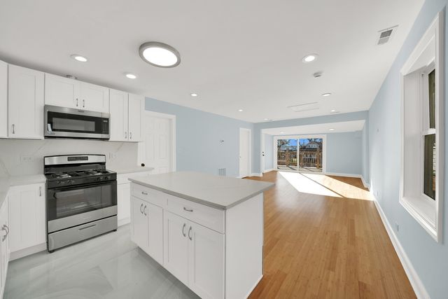 4702 W Ohio Street, Chicago, IL 60644