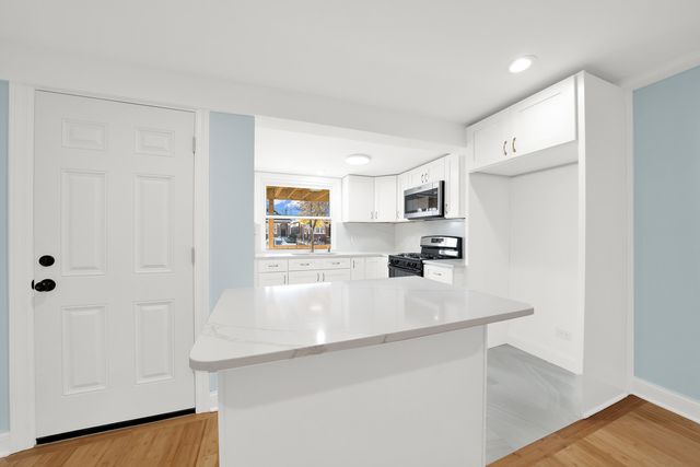 4702 W Ohio Street, Chicago, IL 60644