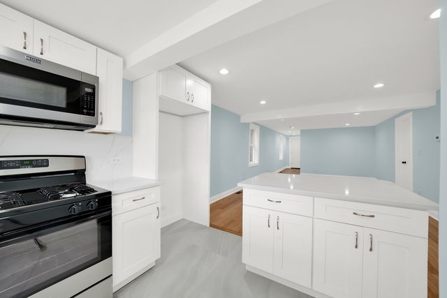 4702 W Ohio Street, Chicago, IL 60644