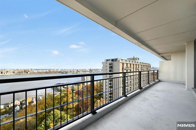 2 Horizon Road 1418, Fort Lee, NJ 07024