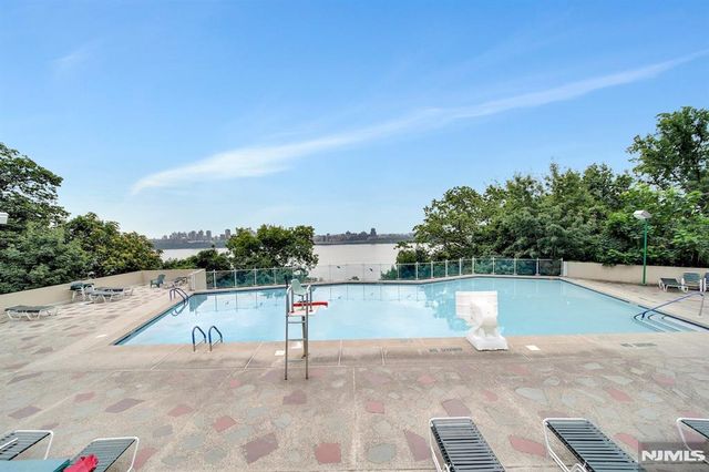 2 Horizon Road 1418, Fort Lee, NJ 07024