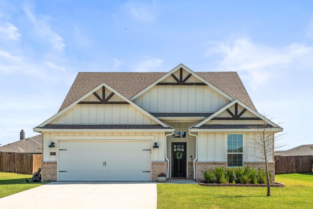 4211 Padron Lane, Sanger, TX 76266