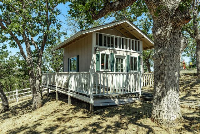 5311 Pioneer Road, Medford, OR 97501