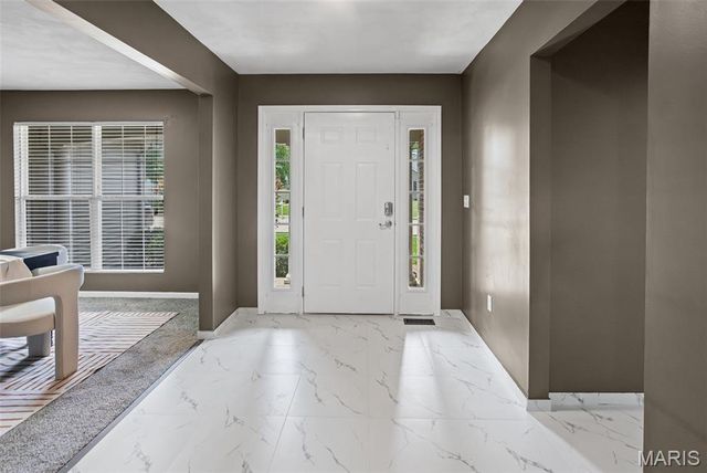 30 Brookshire Lane, Edwardsville, IL 62025