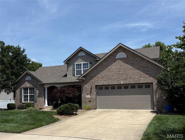 30 Brookshire Lane, Edwardsville, IL 62025