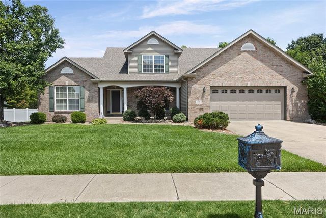 30 Brookshire Lane, Edwardsville, IL 62025
