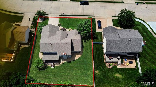 30 Brookshire Lane, Edwardsville, IL 62025
