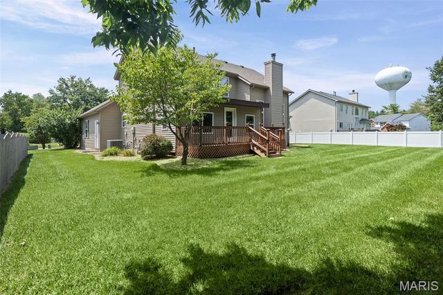 30 Brookshire Lane, Edwardsville, IL 62025