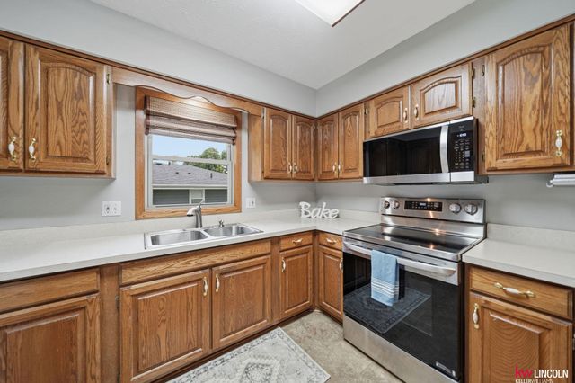 4721 S 44 Street, Lincoln, NE 68516