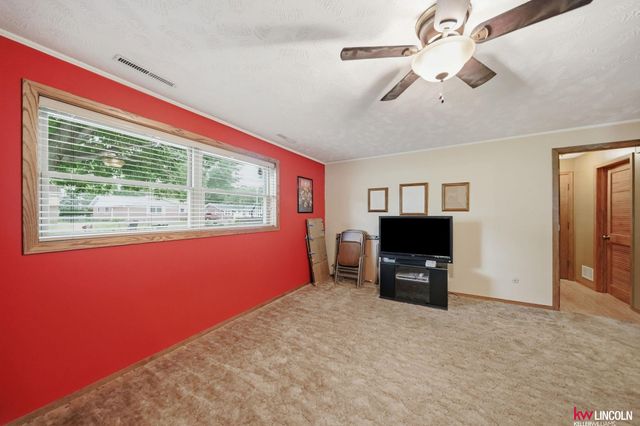 4721 S 44 Street, Lincoln, NE 68516
