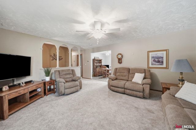 4721 S 44 Street, Lincoln, NE 68516