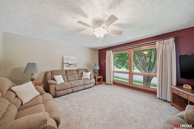 4721 S 44 Street, Lincoln, NE 68516