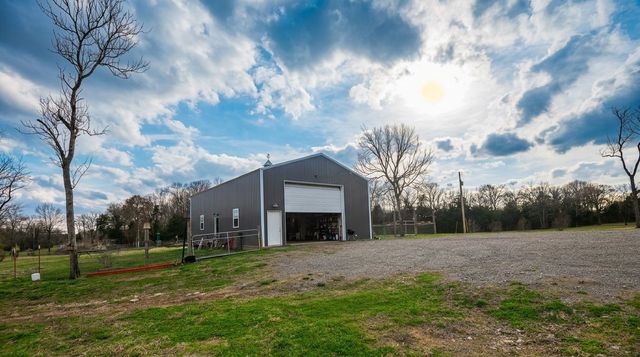 750 Railroad Rd, Wartrace, TN 37183