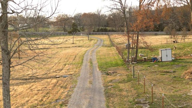 750 Railroad Rd, Wartrace, TN 37183