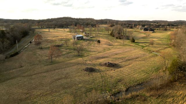 750 Railroad Rd, Wartrace, TN 37183
