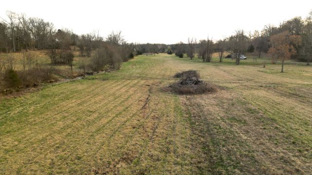 750 Railroad Rd, Wartrace, TN 37183