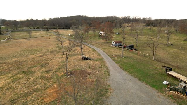 750 Railroad Rd, Wartrace, TN 37183