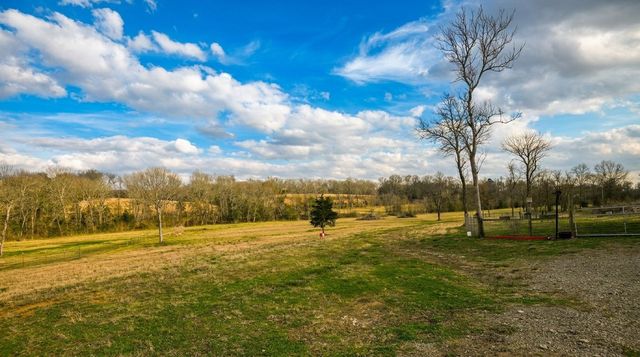 750 Railroad Rd, Wartrace, TN 37183