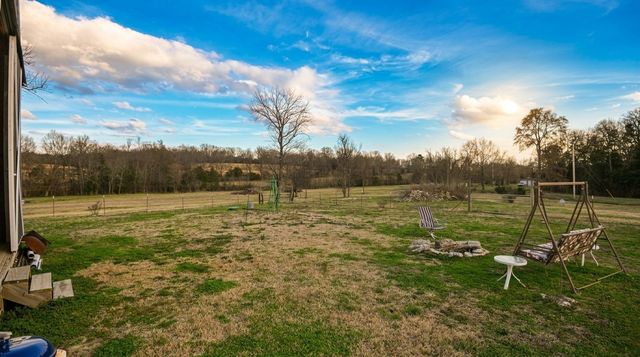 750 Railroad Rd, Wartrace, TN 37183