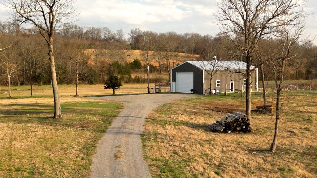 750 Railroad Rd, Wartrace, TN 37183